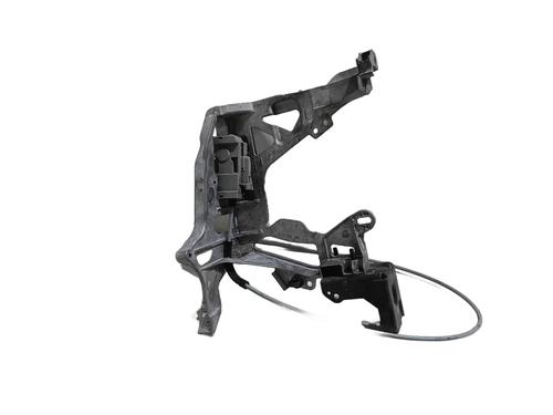 Venstre forlygtestøtte Venstre forlygtestøtte MERCEDES-BENZ C-CLASS T-Model (S205) C 300 de (205.213) (306 hp) 34647356 34647356