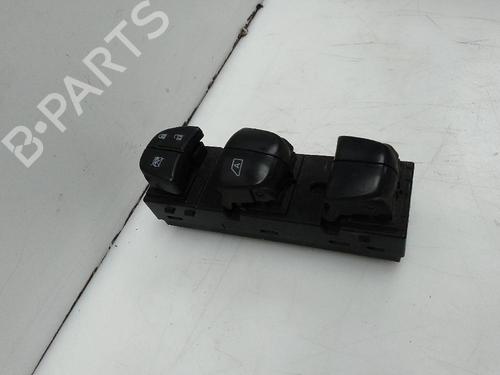 Used Left front window switch NISSAN JUKE (F15) [2010-2019]  23398704