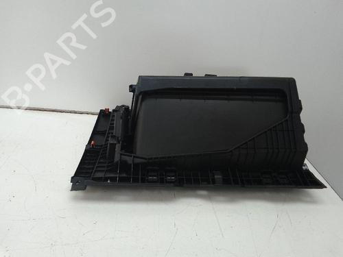 Used Glove box TOYOTA COROLLA Estate (_E21_) 1.8 Hybrid (ZWE211W) (122 hp) 18596796