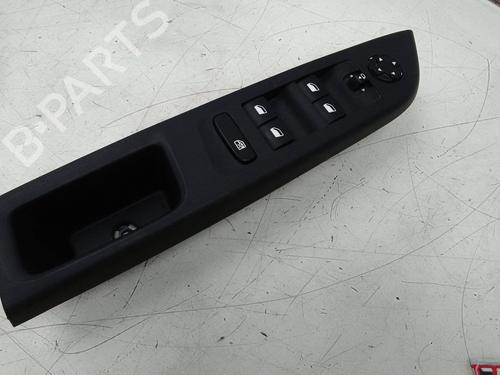 Used Left front window switch Left front window switch OPEL CORSA F (P2JO) 1.2 (68) (101 hp) 19092228 19092228