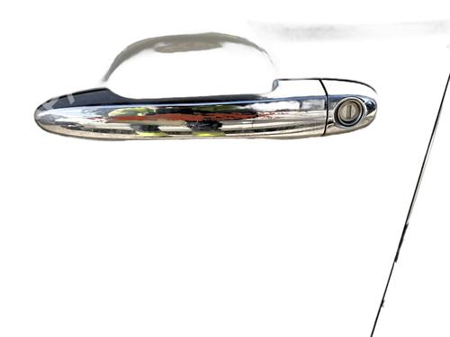 Used Front left exterior door handle KIA CARENS III MPV (UN) 2.0 CVVT (144 hp) 18572788