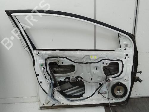 Used Left front door HONDA CIVIC VIII Hatchback (FN, FK) 2.2 CTDi (FK3) (140 hp) 27447112