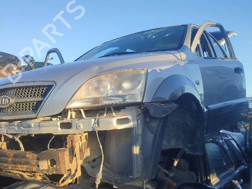 Used Left headlight KIA SORENTO I (JC) 2.5 CRDi 4WD (140 hp) 18594742