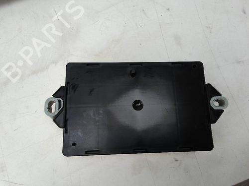 Used Fuse box LAND ROVER RANGE ROVER VELAR (L560) 2.0 P300 Si4 4x4 (300 hp) 18578146