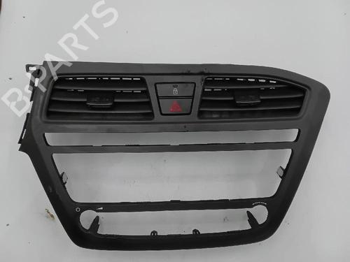 Used Air vent HYUNDAI i20 II (GB, IB) 1.2 (84 hp) 27445605
