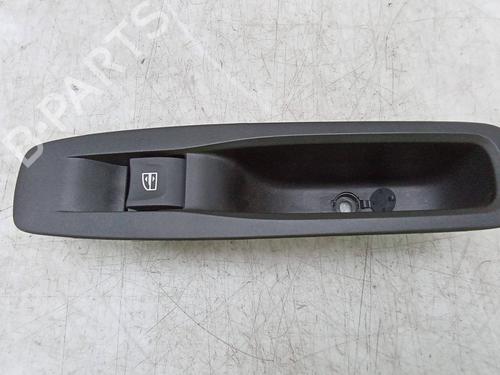 Used Right front window switch Right front window switch RENAULT MEGANE IV Hatchback (B9A/M/N_) 1.5 Blue dCi 115 (B9A6) (116 hp) 18582593 18582593