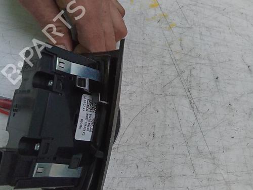 Used Headlight switch FORD FOCUS III [2010-2020]  26052624
