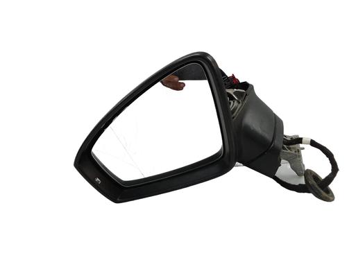 left-mirror-vw-tiguan-ad1-ax1-e8047979-2016-21602874 main image