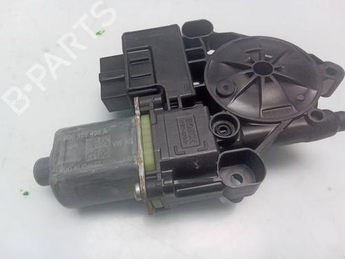 Rudehejsemotor bagstkærm højre SEAT LEON (5F1) 2.0 TDI (150 hp) 28150267