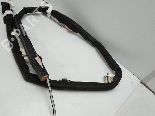 Used Left curtain airbag PEUGEOT 5008 II (MC_, MJ_, MR_, M4_) 1.2 THP (MRHNYH, MRHNYW, MRHNSJ, MRHNSU, MRHNSM) (131 hp) 18595821