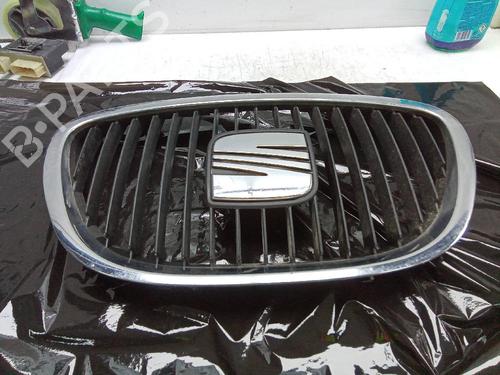 Used Grille SEAT ALTEA (5P1) 1.4 TSI (125 hp) 26052336