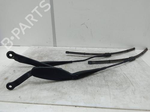 Used Front wipers mechanism Front wipers mechanism MERCEDES-BENZ C-CLASS (W205) C 450 AMG 4-matic (205.064) (367 hp) 19252618 19252618