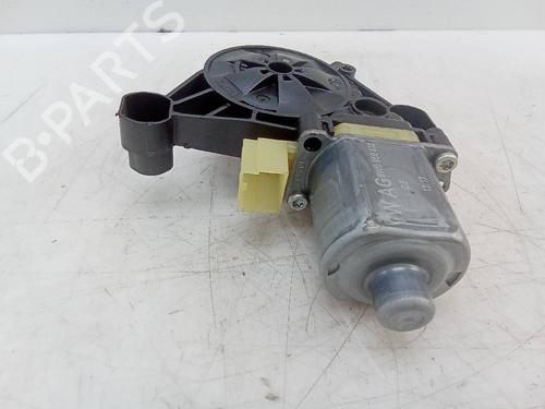 Rudehejsemotor bagstkærm højre AUDI A4 B9 Avant (8W5, 8WD) 2.0 TDI (150 hp) 18590884