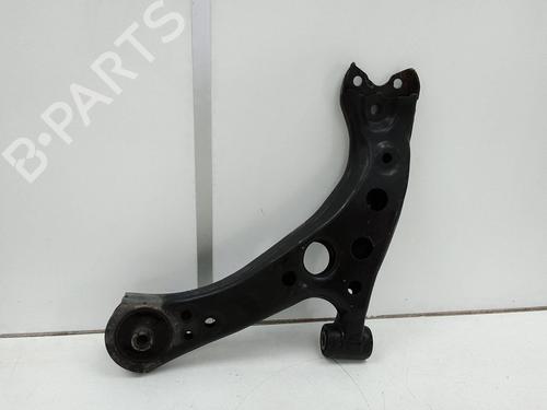 Used Right front suspension arm Right front suspension arm TOYOTA COROLLA Saloon (_E21_) 1.8 VVTi Hybrid (ZWE211) (122 hp) 18585776 18585776