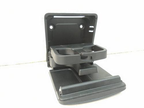 Used Cup/Object holder Cup/Object holder VW GOLF VI (5K1) 2.0 R 4motion (270 hp) 18579836 18579836