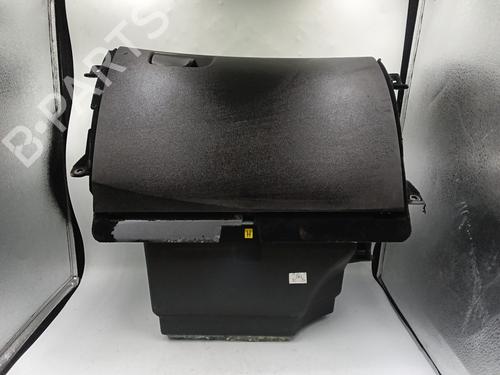Used Glove box RENAULT MEGANE IV Hatchback (B9A/M/N_) 1.5 dCi 110 (B9A3) (110 hp) 28810705