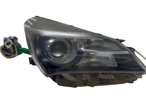 Used Right headlight TOYOTA YARIS (_P13_) 1.4 D (NLP130_, NLP130) (90 hp) 18573234