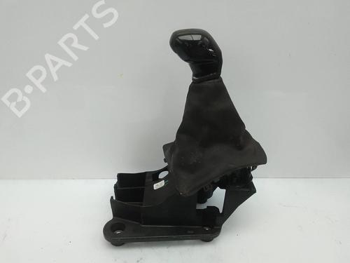 Used Gear lever Gear lever PEUGEOT 208 I (CA_, CC_) 1.2 PureTech 82 (82 hp) 20504610 20504610