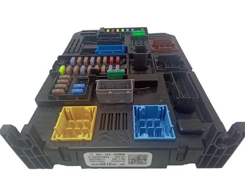 Used Fuse box Fuse box PEUGEOT 2008 II (UD_, US_, UY_, UJ_, UR_, UC_) 1.5 BlueHDI 110 (UDYHSK) (110 hp) 18582261 18582261