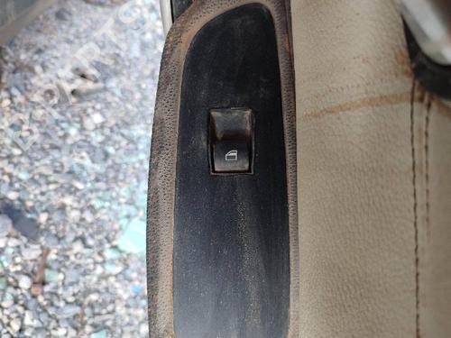 Used Right front window switch BMW 1 (E81) 118 d (143 hp) 18591019