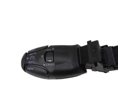 Commandes au volant PEUGEOT 3008 II SUV (MC_, MR_, MJ_, M4_) 1.5 BlueHDi 130 | BP30506308E15 