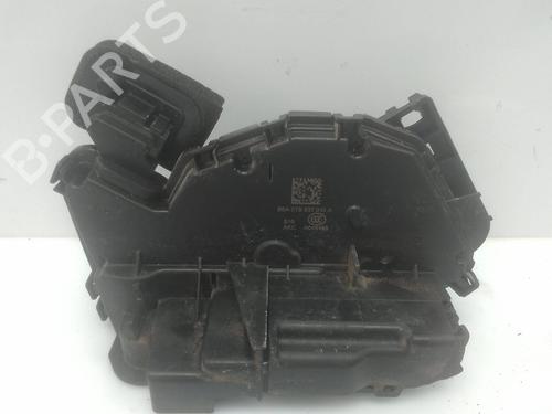 front-right-lock-seat-ateca-kh7-khp-20-tdi-4drive-5tb837016a-2016-21566561 main image