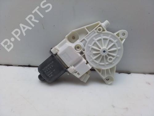 Rudehejsemotor forskærm højre MERCEDES-BENZ B-CLASS Sports Tourer (W246, W242) B 180 CDI (246.200) (109 hp) 26158861
