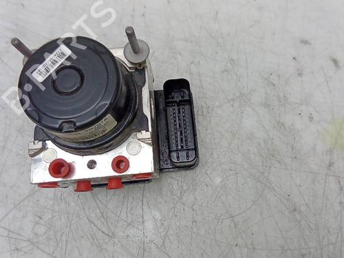 Used ABS pump TOYOTA YARIS (_P13_) 1.5 (NSP131_) (112 hp) 18596120
