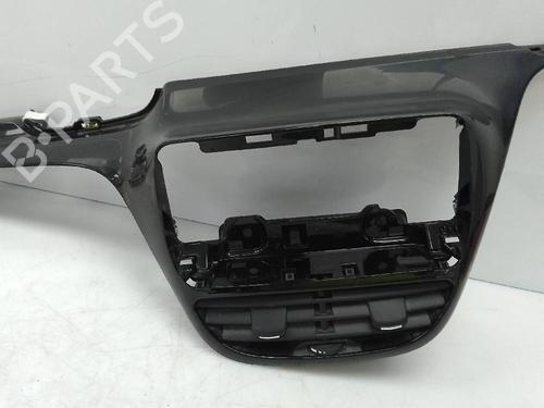 Air vent PEUGEOT 208 I (CA_, CC_) 1.2 VTI 82 | BP21678140I21