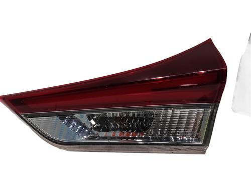 Binnenverlichting Binnenverlichting TOYOTA AURIS Estate (_E18_) 1.6 (ZRE185_) (132 hp) 37638378 37638378
