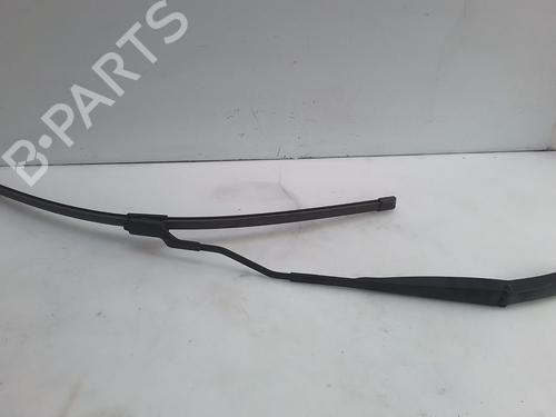 Used Front windshield wiper arm RENAULT CLIO V (B7_) 1.0 TCe 100 (B7MT) (101 hp) 28420672