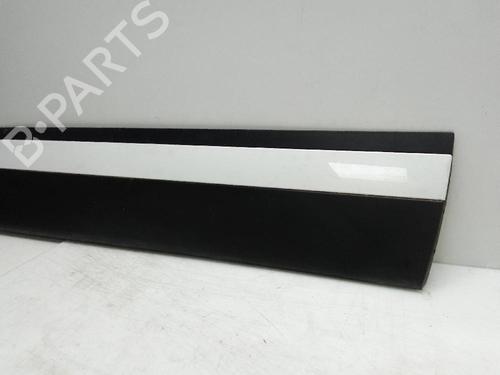 Used Door moulding trim LAND ROVER RANGE ROVER VELAR (L560) 2.0 P300 Si4 4x4 (300 hp) 18578167