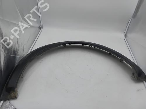 Used Front right wheel arch trim LAND ROVER DISCOVERY III (L319) 2.7 TD 4x4 (190 hp) 28621484