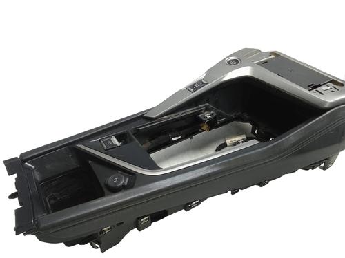 Consolle centrale PEUGEOT 308 III (FB_, FH_, FP_, F3_, FM_) PureTech 130 (FPHNSL, FPHNST) | BP30803082I22