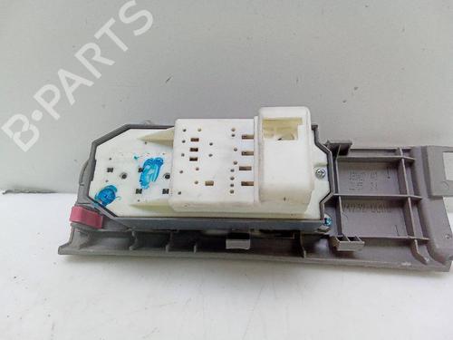 Used Left front window switch TOYOTA YARIS (_P9_) 1.4 D-4D (NLP90_, NLP90R) (90 hp) 26158892