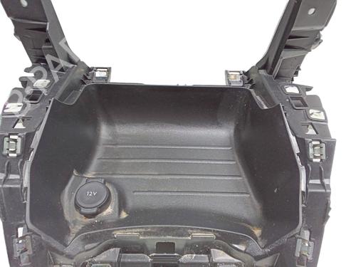 Handskerum Handskerum PEUGEOT 2008 II (UD_, US_, UY_, UJ_, UR_, UC_) 1.2 Hybrid 136 (URHPYC, USHPY) (136 hp) 34419572 34419572
