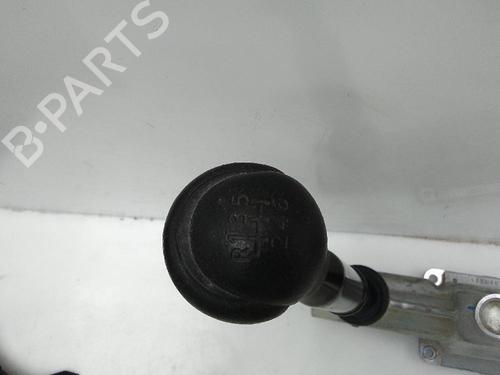 Used Gear lever TOYOTA HILUX VIII Pickup (_N1_) 2.4 D 4WD (GUN125_, GUN125R) (150 hp) 23985004