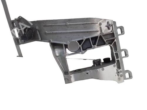 Used Engine mount Engine mount LAND ROVER RANGE ROVER VELAR (L560) 2.0 P250 Si4 4x4 (250 hp) 18578121 18578121