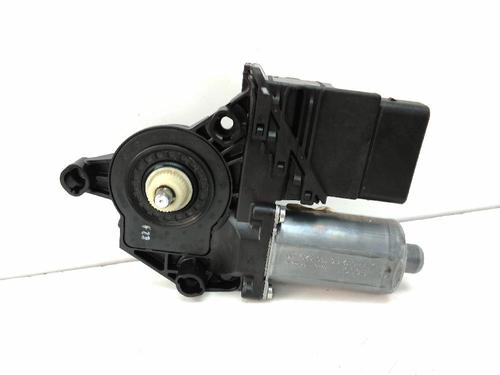Rudehejsemotor bagstkærm højre VW TOURAN (1T3) 1.6 TDI (105 hp) 18585298