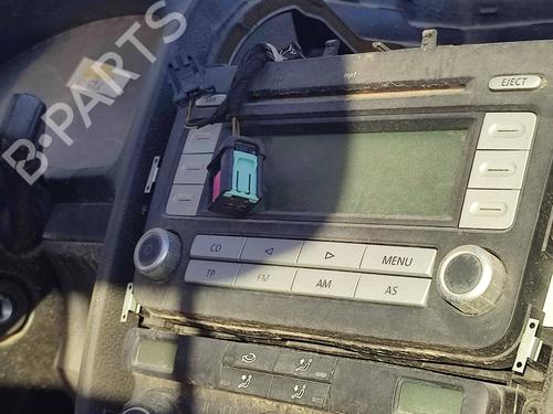 Used Radio VW GOLF V (1K1) 1.9 TDI (105 hp) 28147505