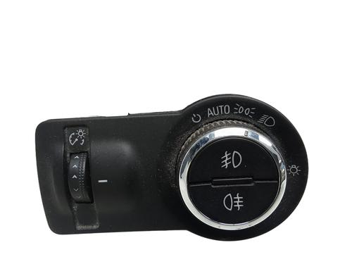 Used Headlight switch OPEL INSIGNIA A (G09) 2.0 CDTI (68) (163 hp) 31013632