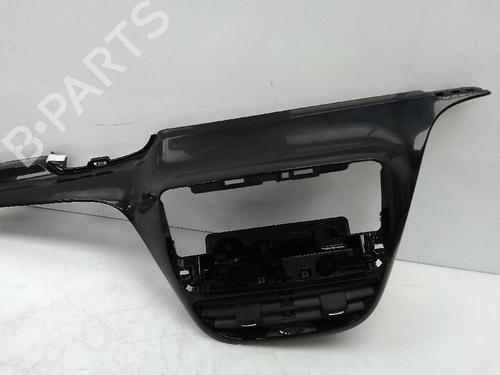 Air vent PEUGEOT 208 I (CA_, CC_) 1.2 VTI 82 | BP21678140I21