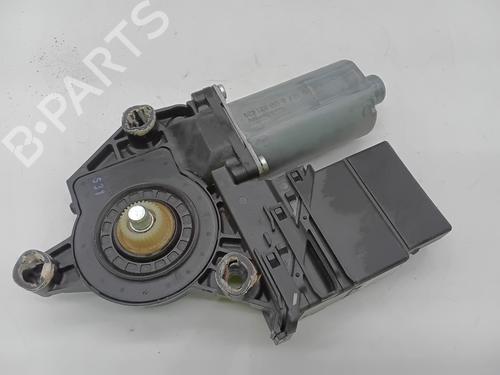 Rudehejsemotor bagstkærm venstre VW GOLF V (1K1) 1.9 TDI (105 hp) 28490521