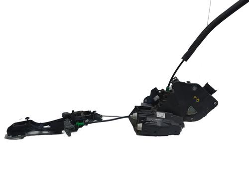 rear-right-lock-jaguar-f-pace-x761-2015-34153436 main image