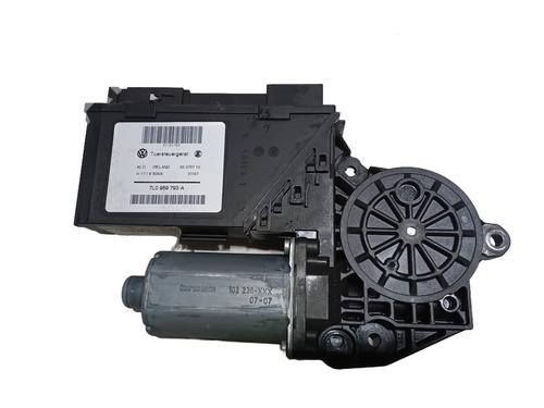 Used Left front window motor Left front window motor VW TOUAREG (7LA, 7L6, 7L7) 3.0 V6 TDI (225 hp) 34153110 34153110