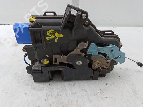 Front right lock VW TOURAN (1T1, 1T2) 2.0 TDI | BP26054463C97