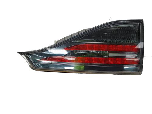 right-tailgate-light-lexus-ct-zwa10_-2010-23207426 main image