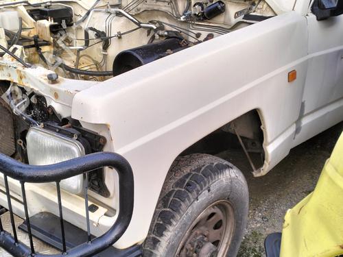Used Left front fenders NISSAN PATROL III/2 Station Wagon (W260) 2.8 TD (116 hp) 30506382