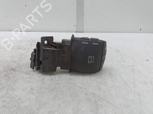 switch-renault-zoe-bfm_-zoe-255522540r-2012-19179518 main image