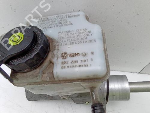 Used Brake master cylinder VW GOLF VI (5K1) 2.0 TDI (170 hp) 18861850